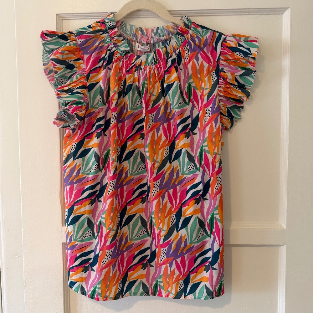 Boutique flutter sleeve blouse - Size L